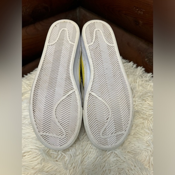 Nike Blazer Mid 77 GS White Light Zitron - Picture 5 of 6